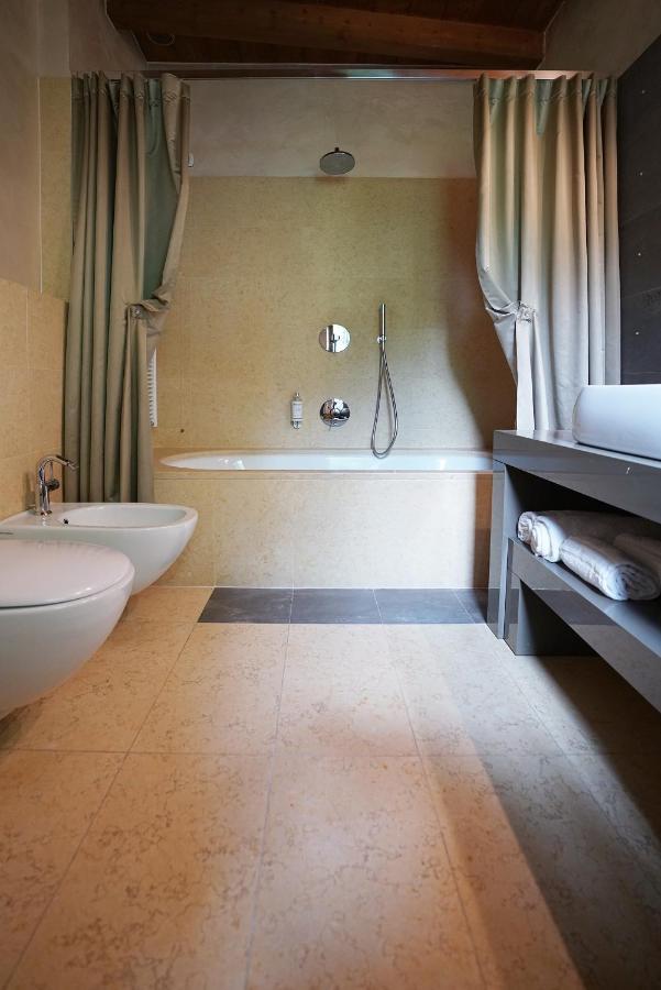 Il Portico - 1711 Luxury Guest House Arlate Екстер'єр фото