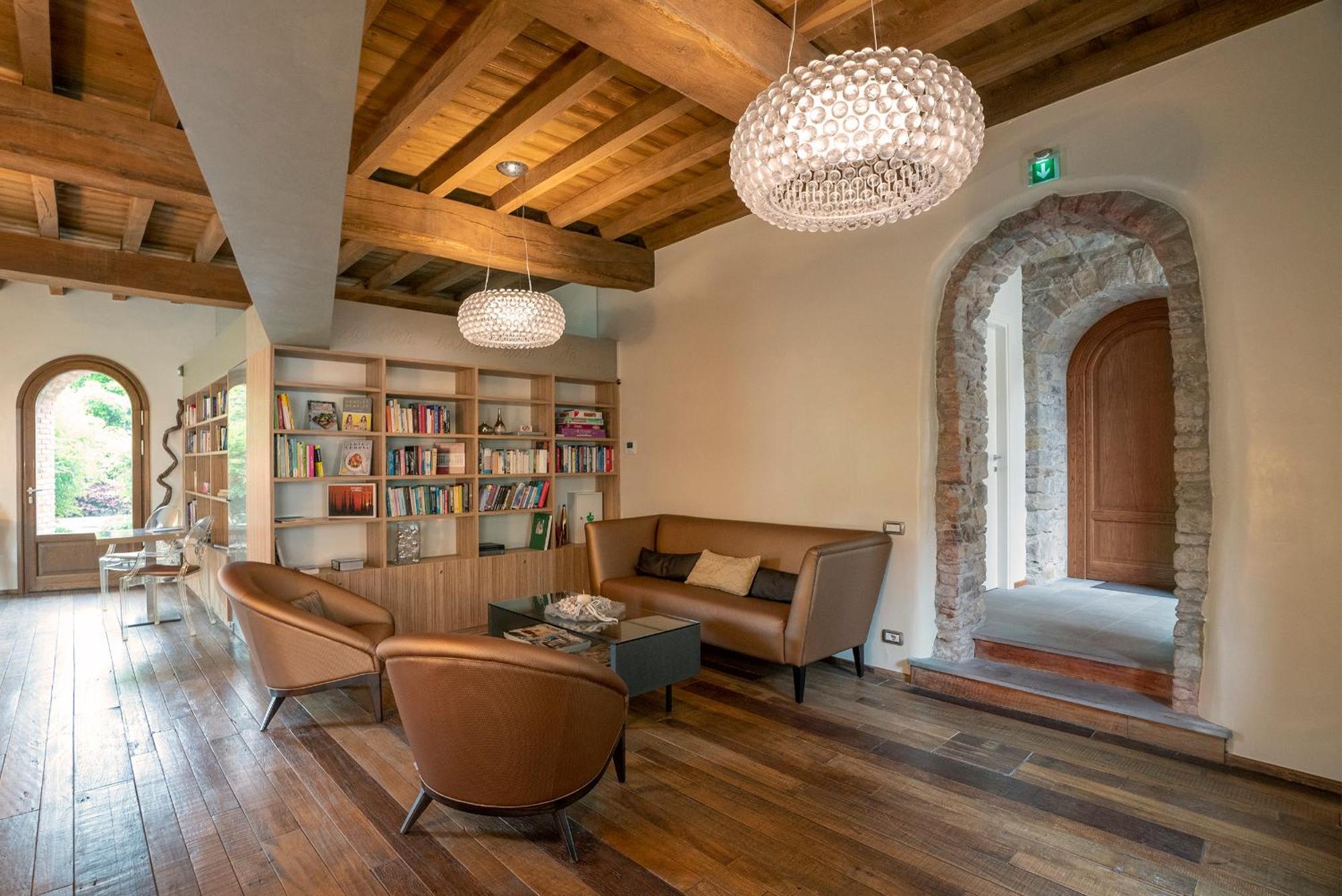 Il Portico - 1711 Luxury Guest House Arlate Екстер'єр фото