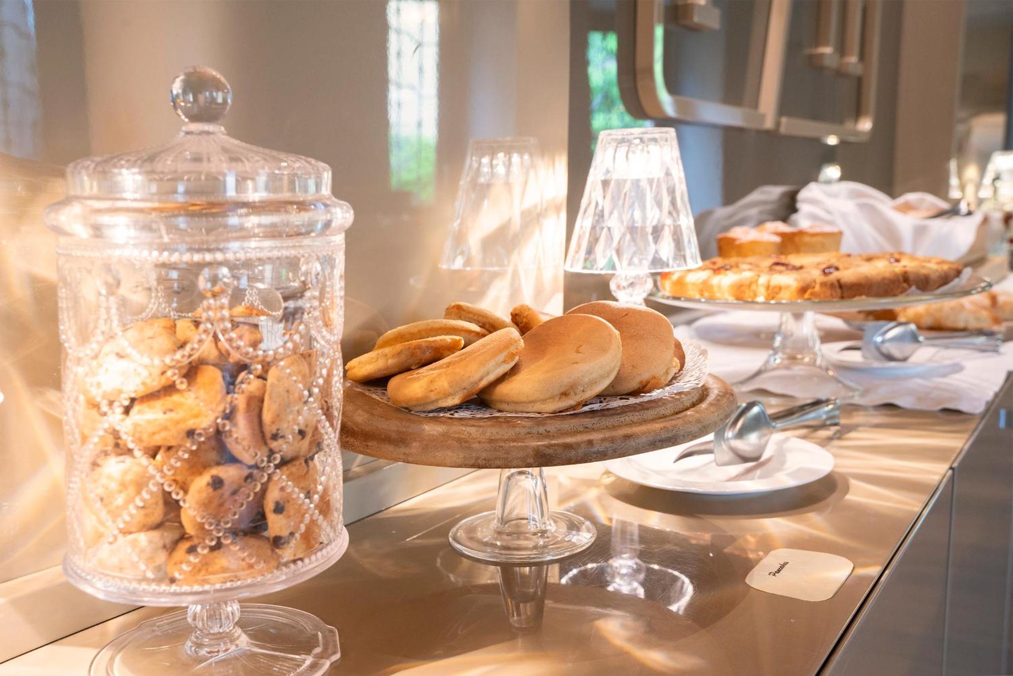 Il Portico - 1711 Luxury Guest House Arlate Екстер'єр фото